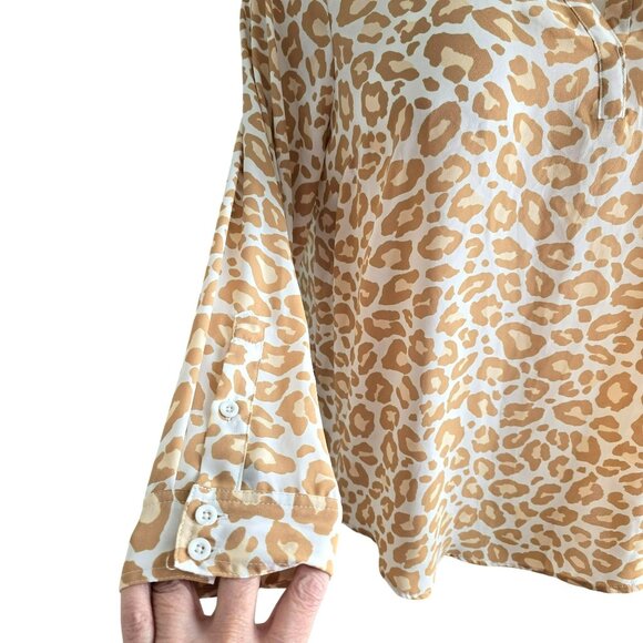 Torrid Womens Leopard Print Blouse Size 1 Tan & White V-Neck Long Sleeve JJ3876 - Picture 9 of 10